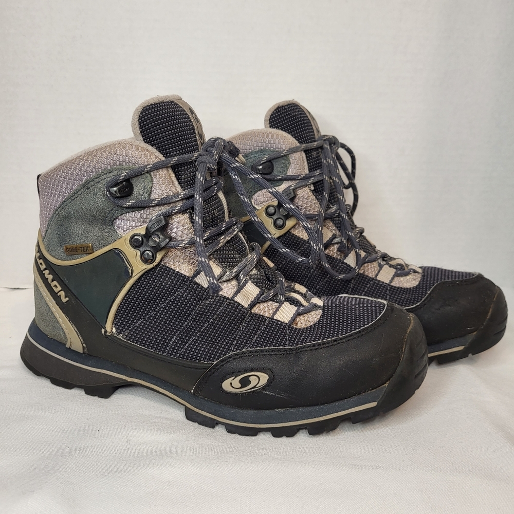 Salomon women's contagrip hiking walking boot blue and black in size 6.5